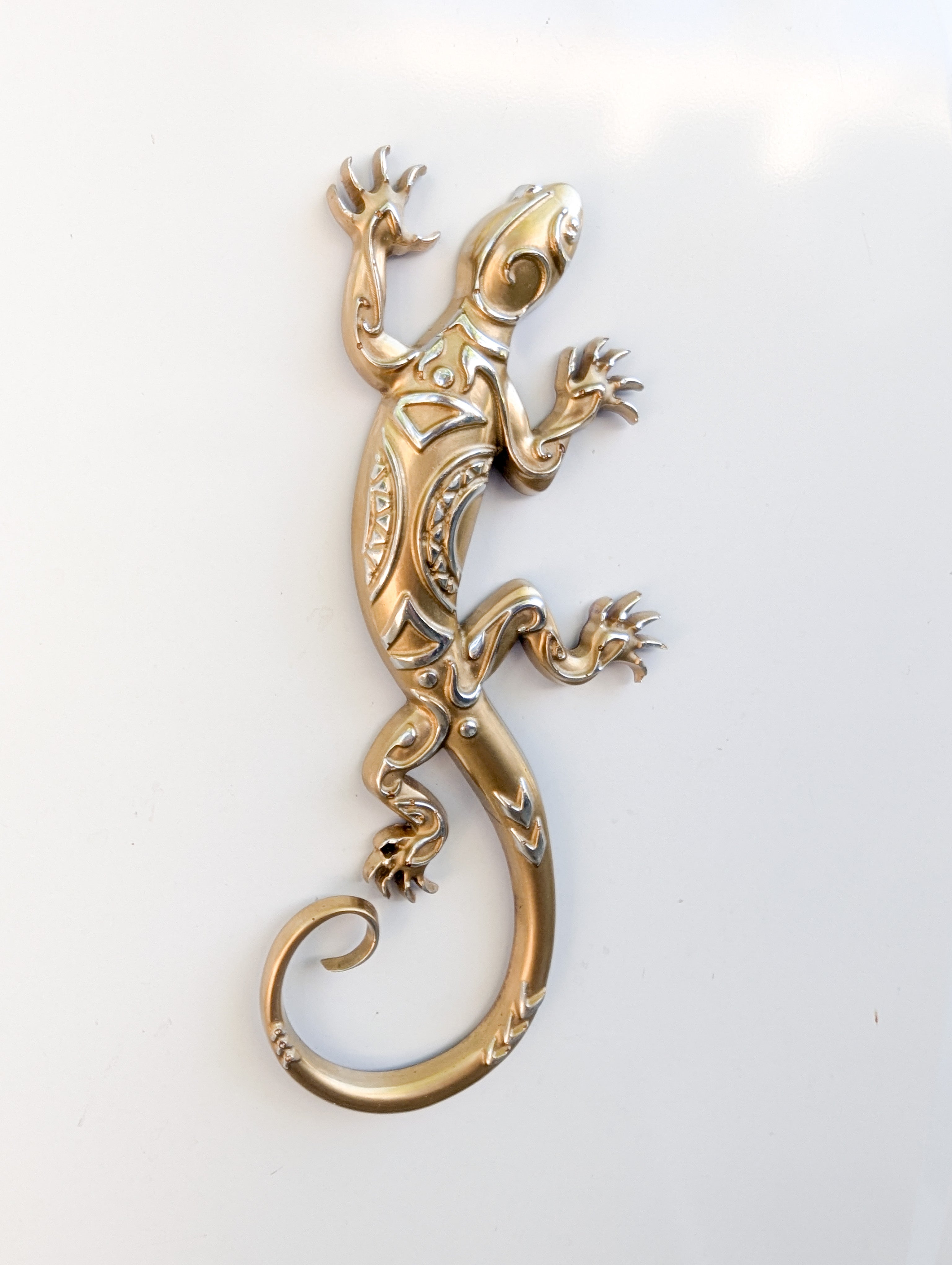 Gold & Bronze Tribal Resin Gecko — Handcrafted Magnet