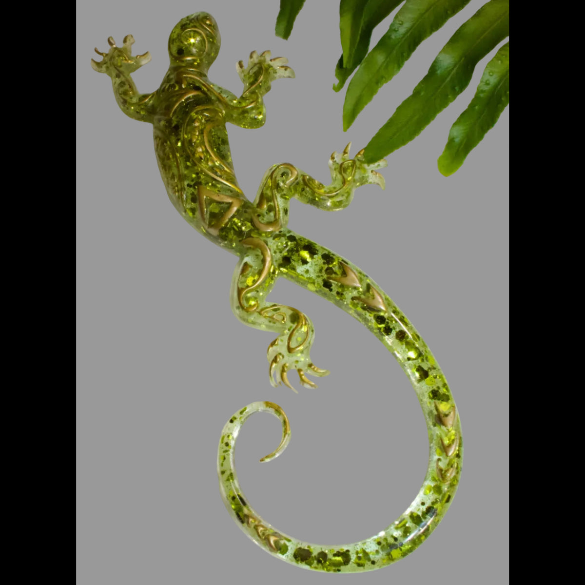Emerald Green Glitter Resin Salamander Magnet